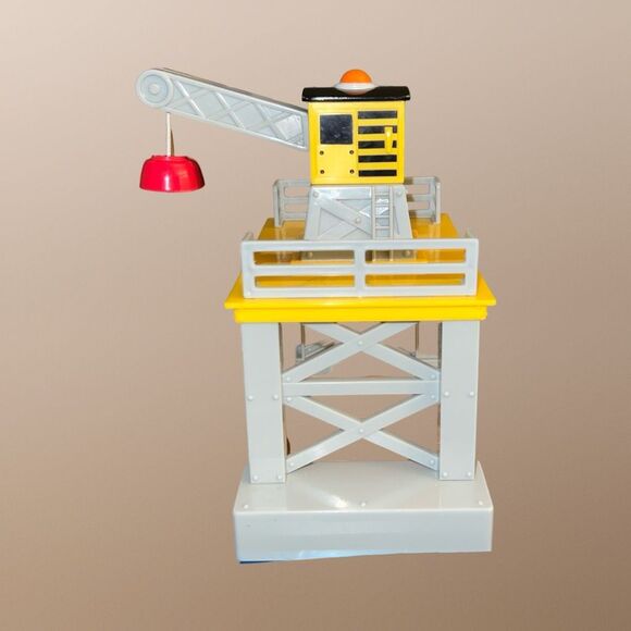 Thomas & Friends Take Along Gantry Crane & 2 Train Cars - Picture 2 of 6